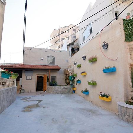 נצרת Louis Guesthouse מראה חיצוני תמונה