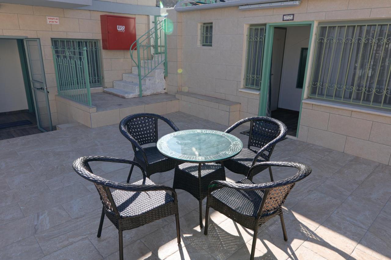 נצרת Louis Guesthouse מראה חיצוני תמונה