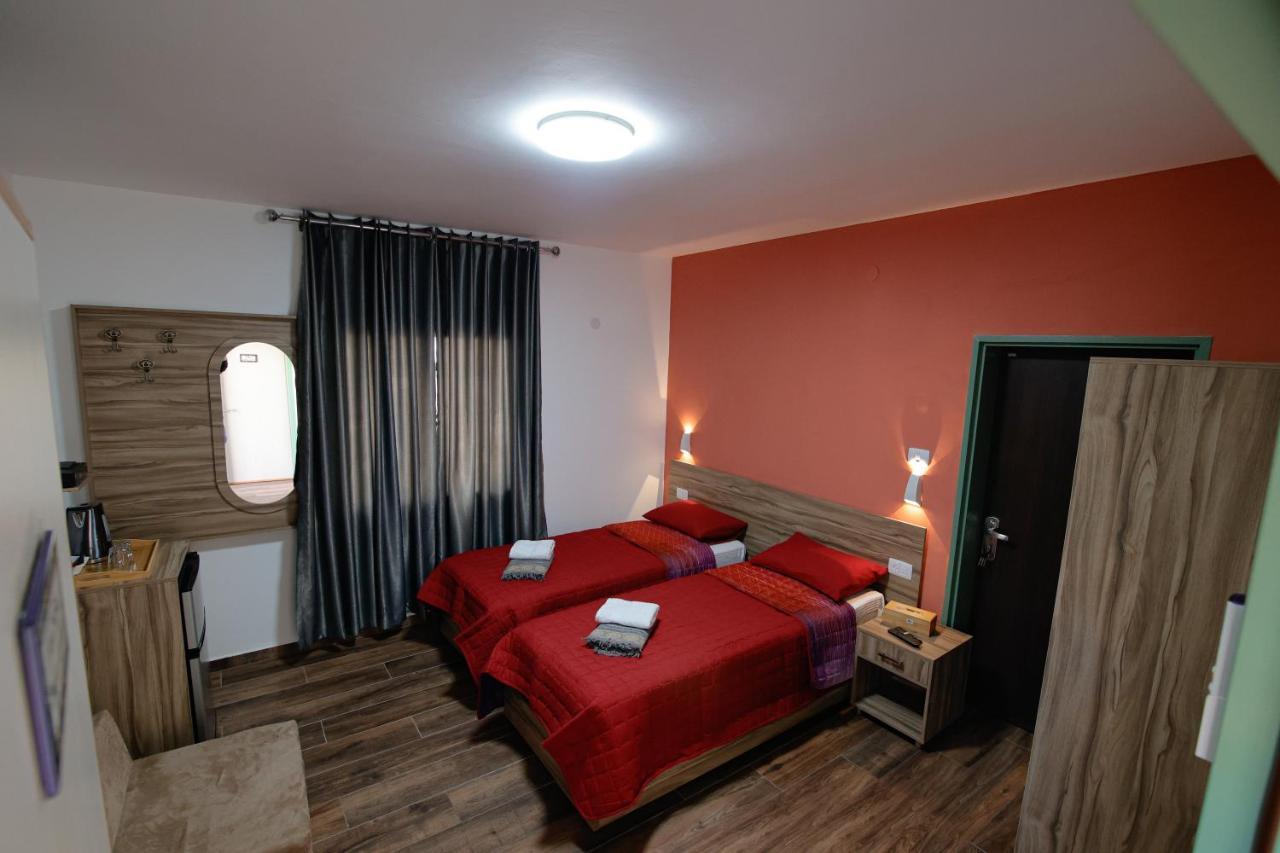נצרת Louis Guesthouse מראה חיצוני תמונה
