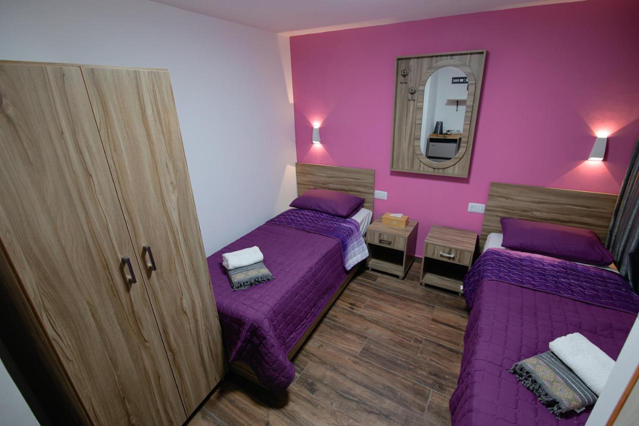 נצרת Louis Guesthouse מראה חיצוני תמונה