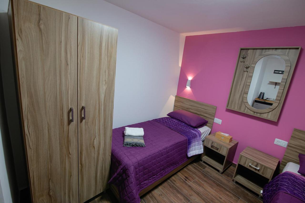 נצרת Louis Guesthouse מראה חיצוני תמונה