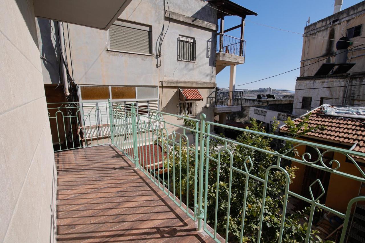 נצרת Louis Guesthouse מראה חיצוני תמונה