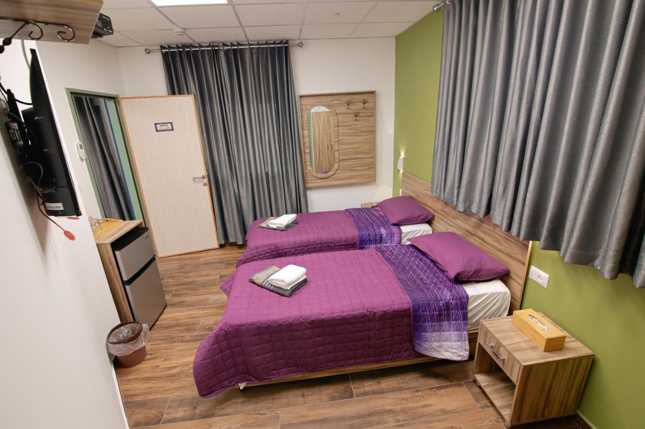 נצרת Louis Guesthouse מראה חיצוני תמונה