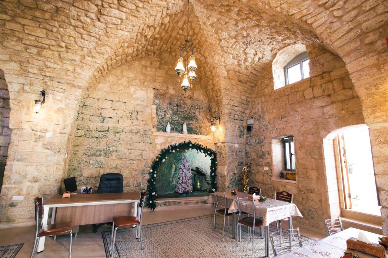 נצרת Louis Guesthouse מראה חיצוני תמונה