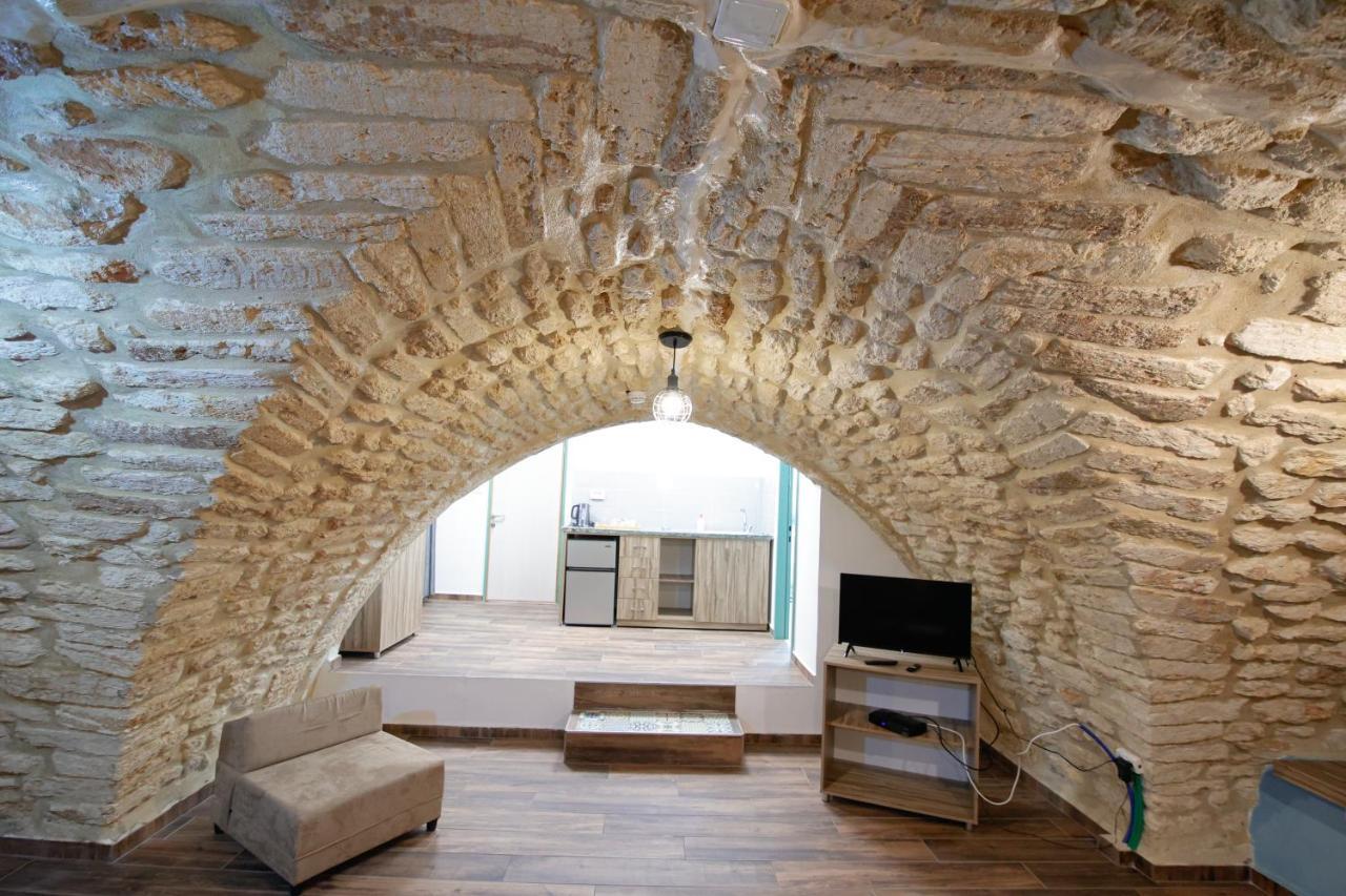 נצרת Louis Guesthouse מראה חיצוני תמונה